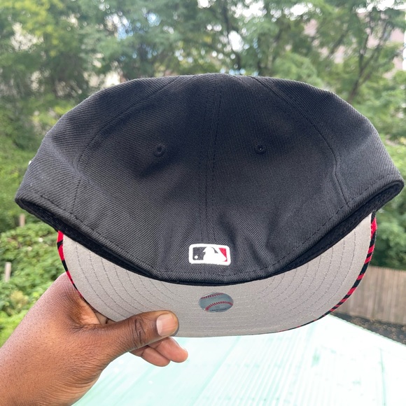 Miami Marlins “New Era” Cap - Picture 4 of 7